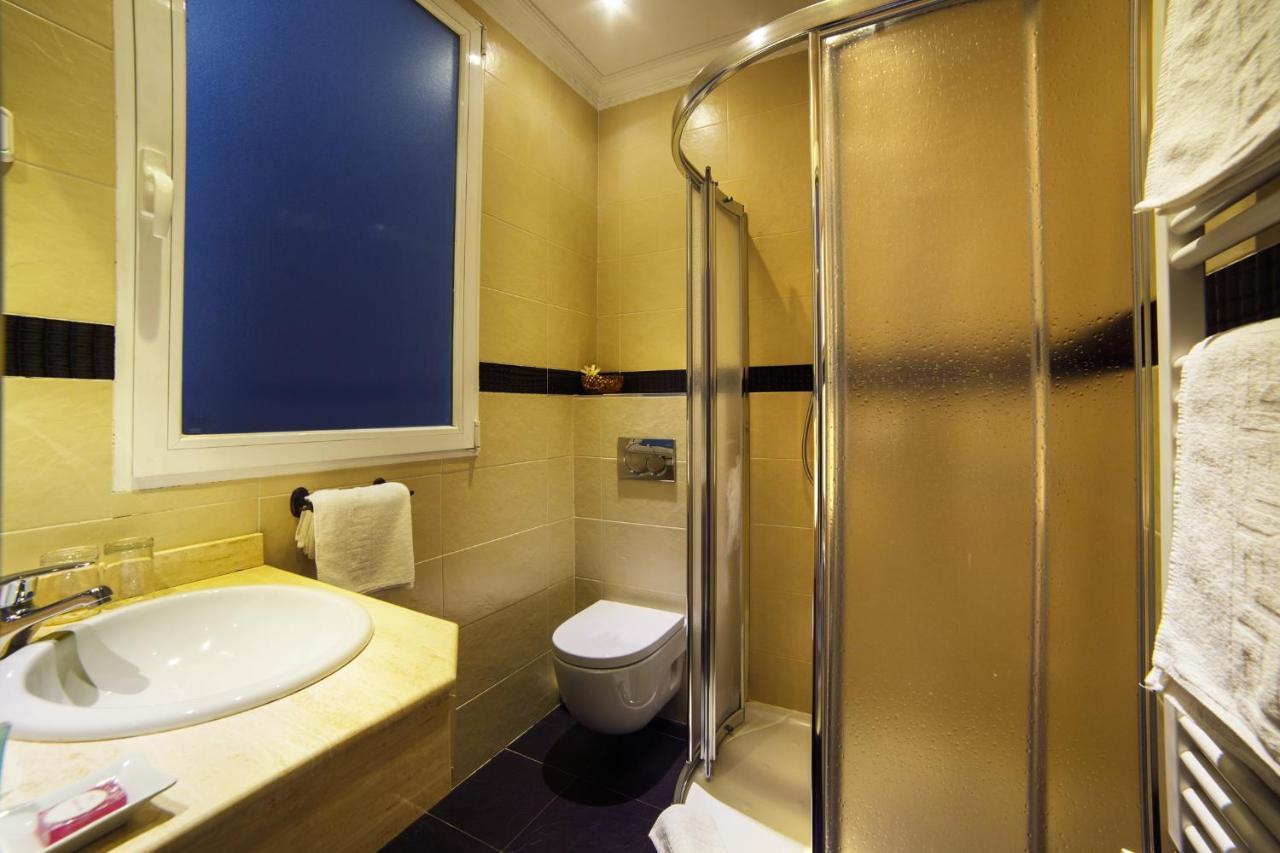 Hostal Barrera Madryt Zewnętrze zdjęcie