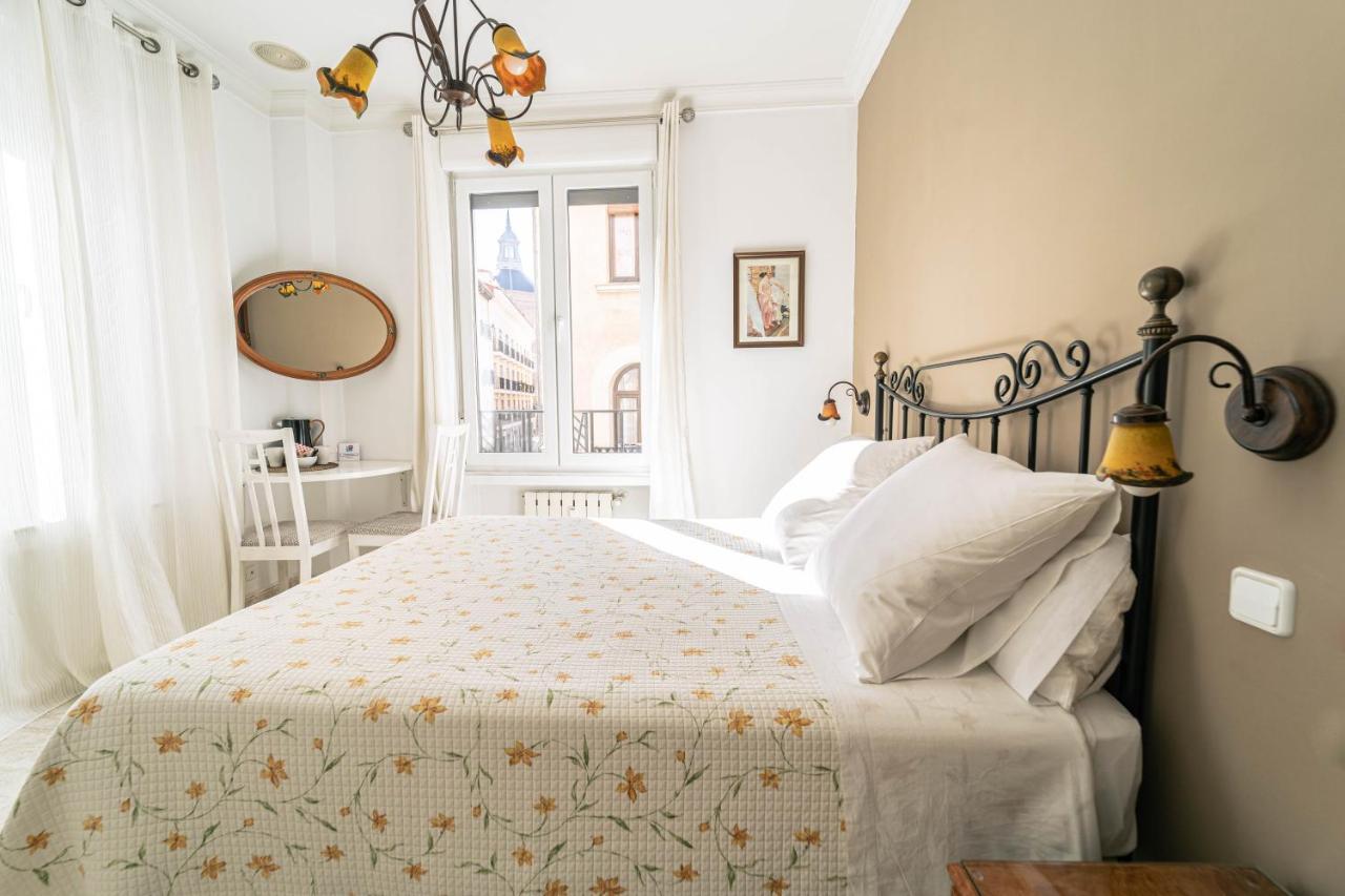 Hostal Barrera Madryt Zewnętrze zdjęcie
