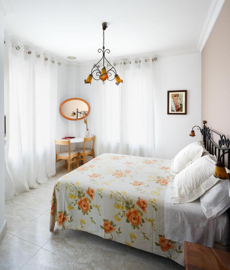 Hostal Barrera Madryt Zewnętrze zdjęcie