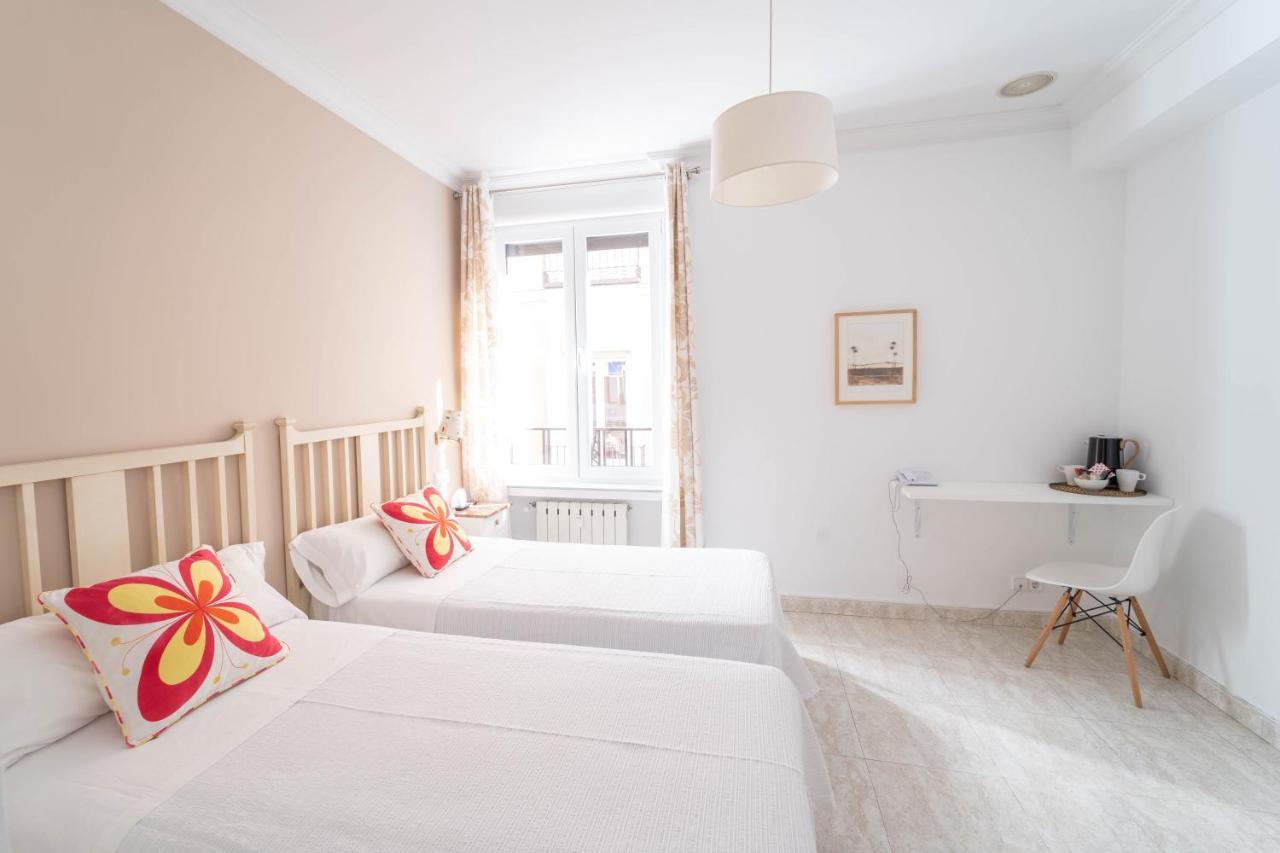 Hostal Barrera Madryt Zewnętrze zdjęcie
