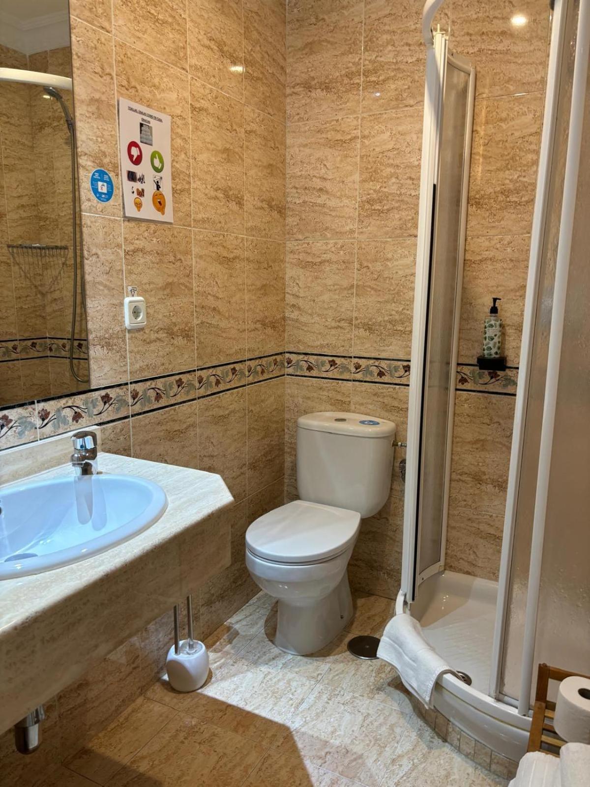 Hostal Barrera Madryt Zewnętrze zdjęcie