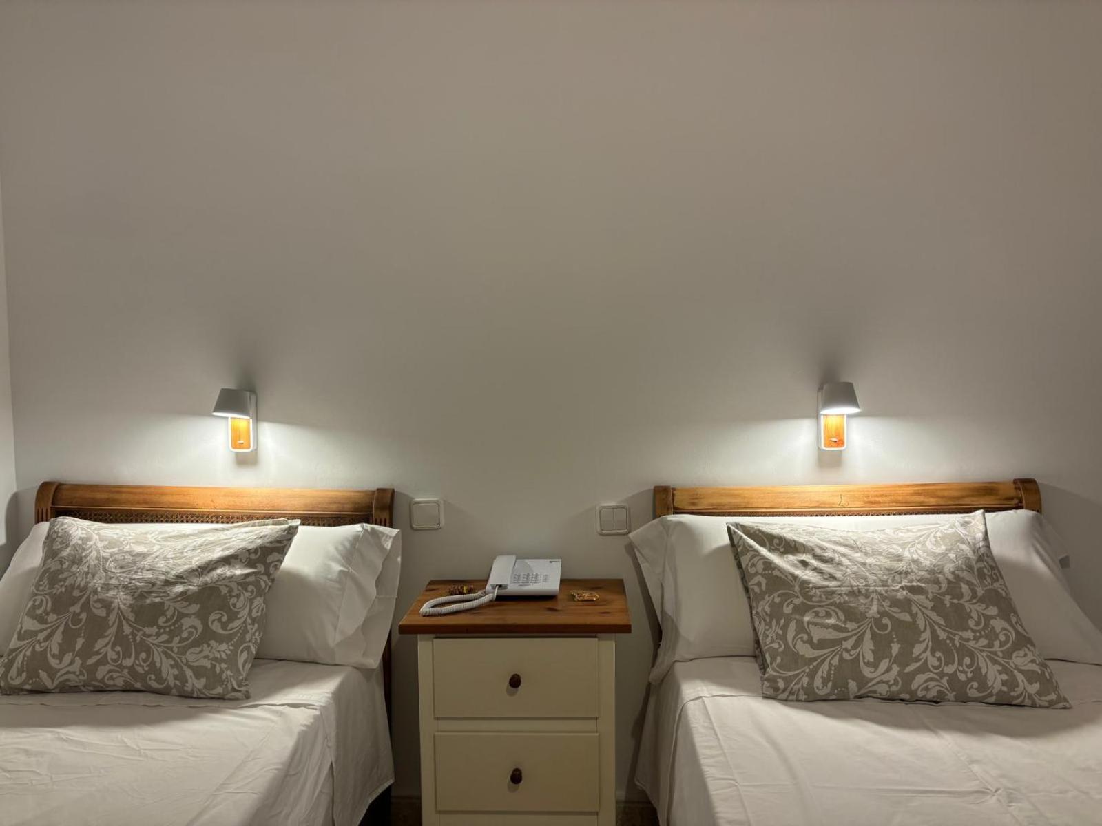 Hostal Barrera Madryt Zewnętrze zdjęcie