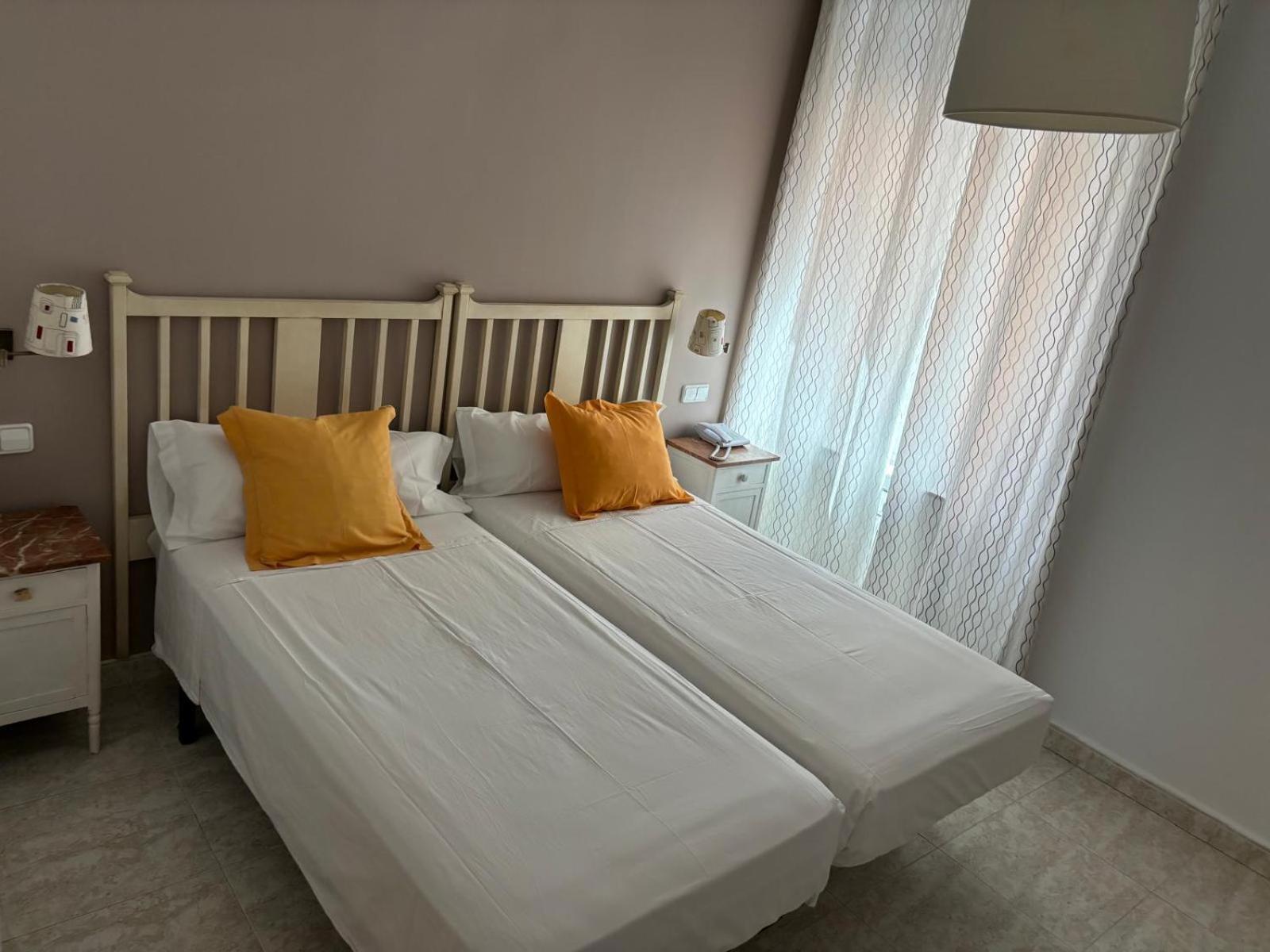 Hostal Barrera Madryt Zewnętrze zdjęcie
