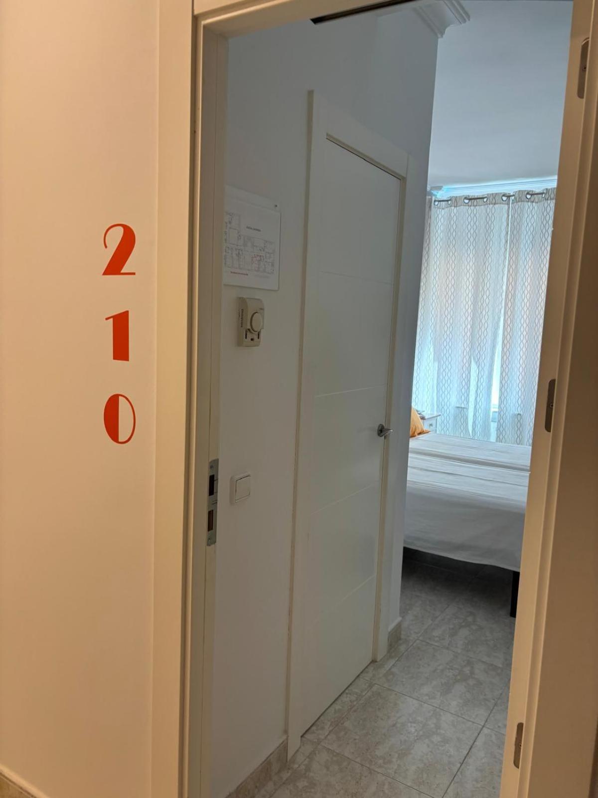 Hostal Barrera Madryt Zewnętrze zdjęcie
