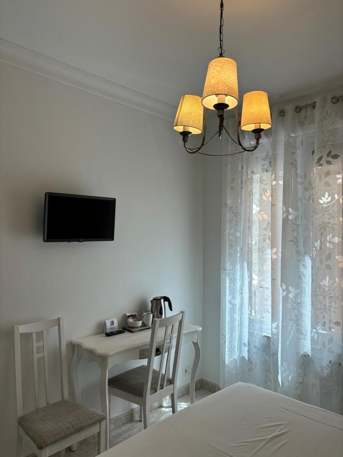 Hostal Barrera Madryt Zewnętrze zdjęcie