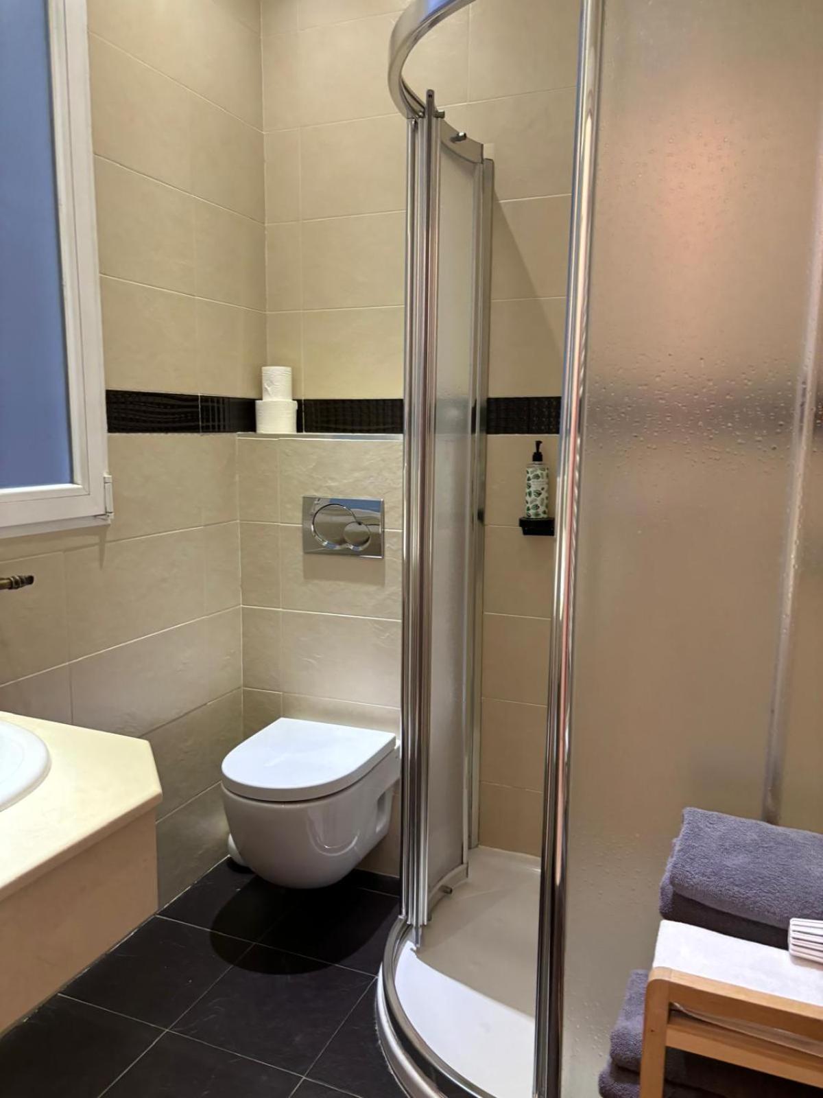 Hostal Barrera Madryt Zewnętrze zdjęcie