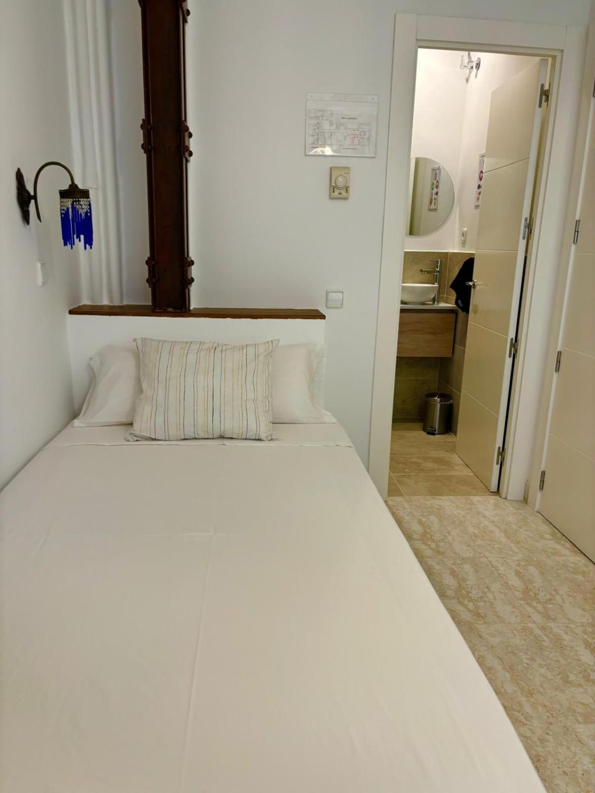 Hostal Barrera Madryt Zewnętrze zdjęcie